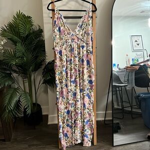 Arula floral jumpsuit Size B